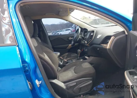 2018 Jeep Cherokee Latitude Fwd z USA, uszkodzony, nr VIN 1C4PJLCB9JD556652